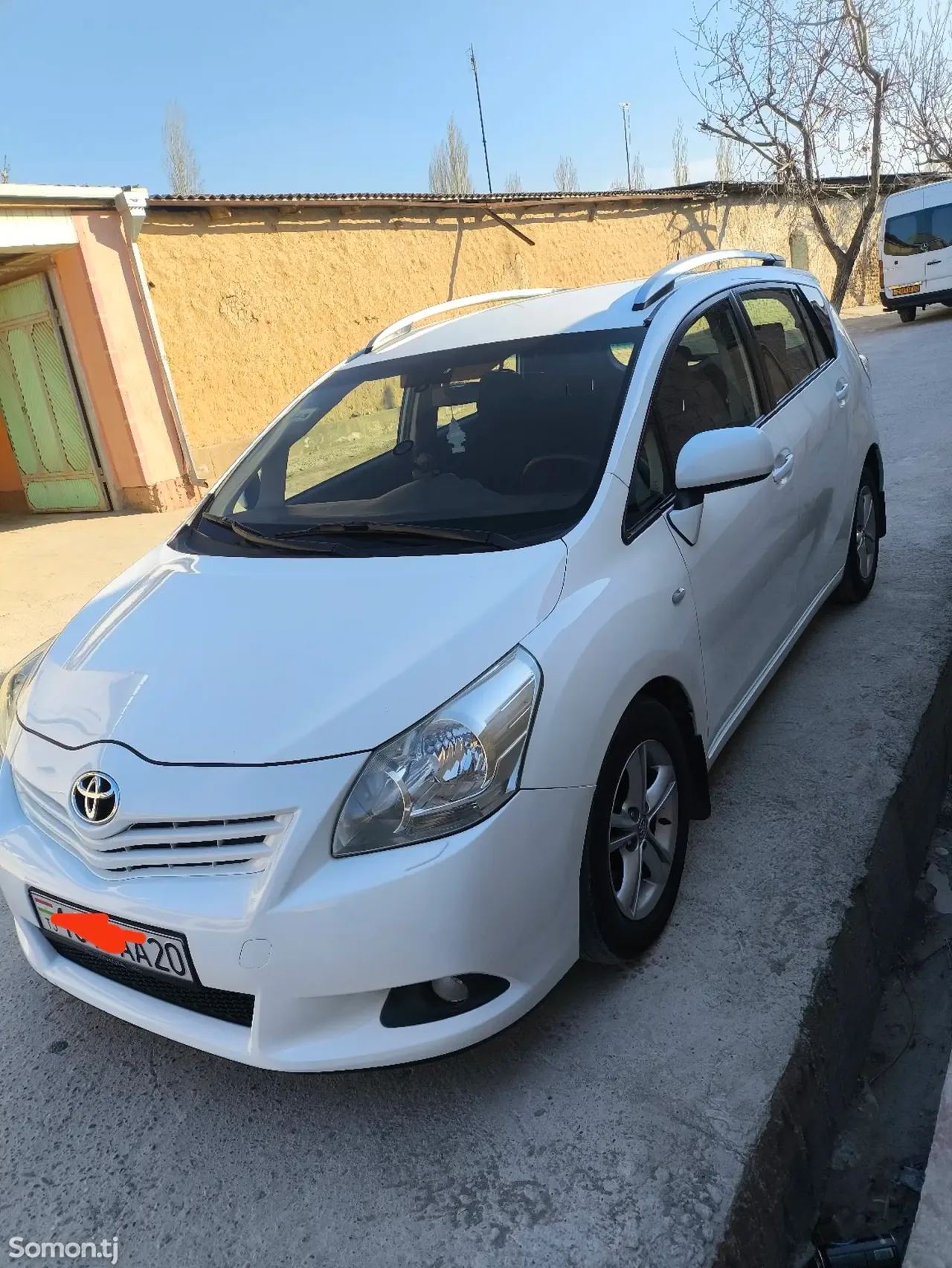 Toyota Verso 2011 · 2.0 MT
