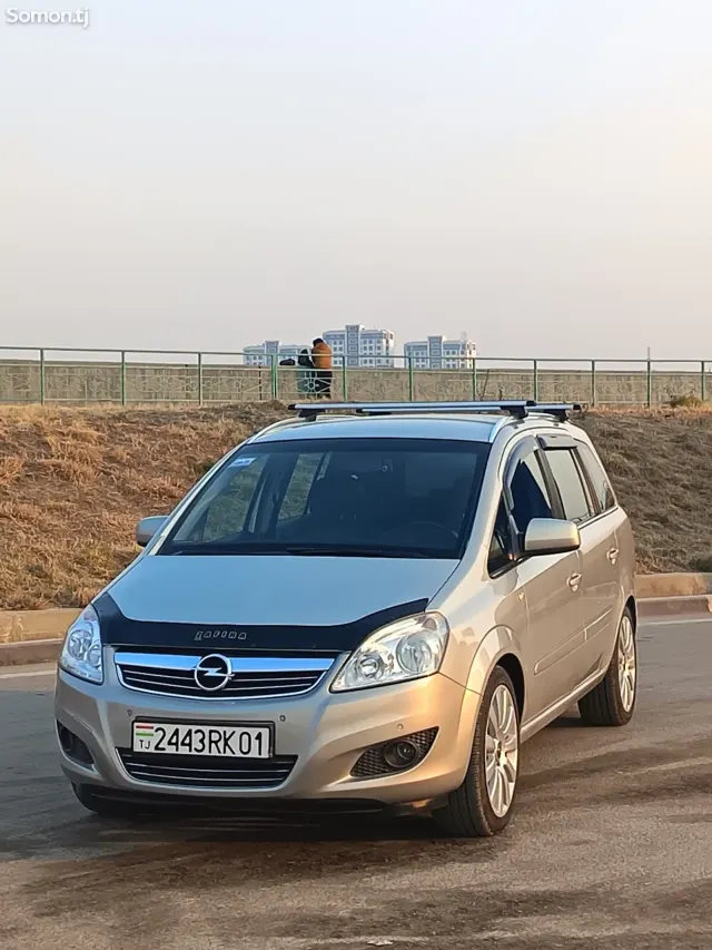 Opel Zafira 2008 · 1.8 MT