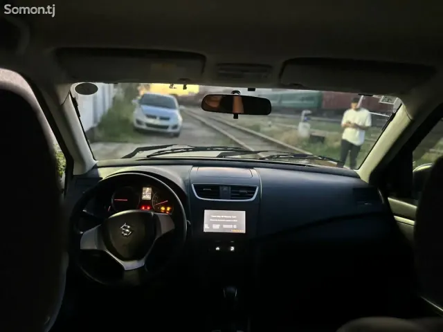 Suzuki Swift 2014 · 1.3 AT