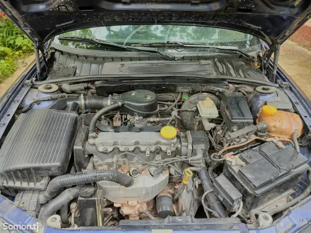 Opel Vectra B 1997 · 1.6 MT