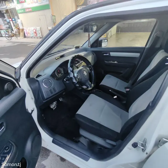 Suzuki Swift 2006 · 1.3 AT