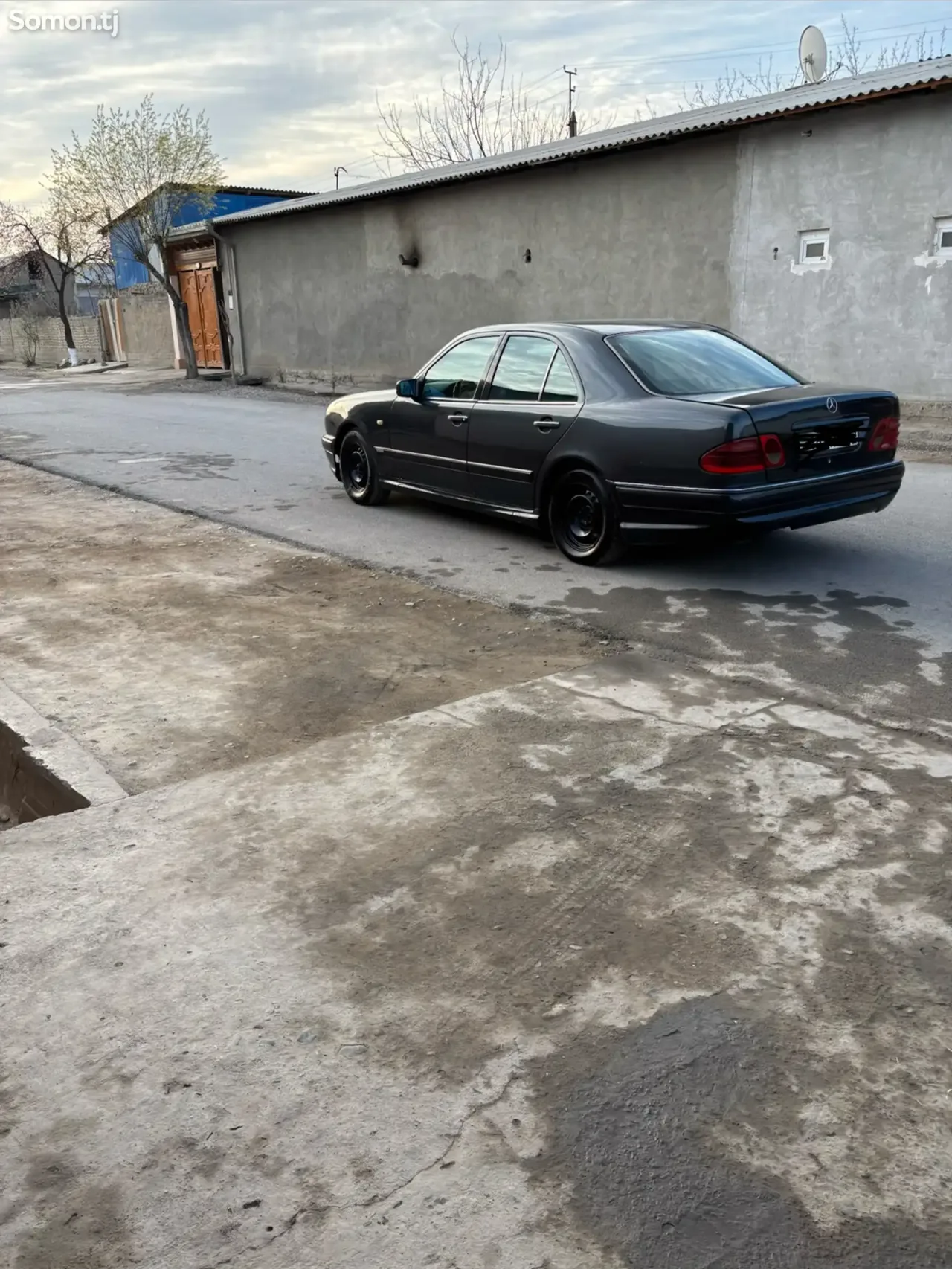Mercedes-Benz E class 1998 · 2.0 MT