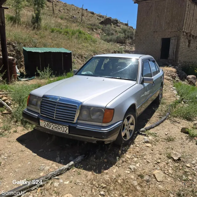 Mercedes-Benz W124 1990 · 1.8 MT