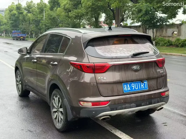 Kia K5 2016 · 1.6 AT