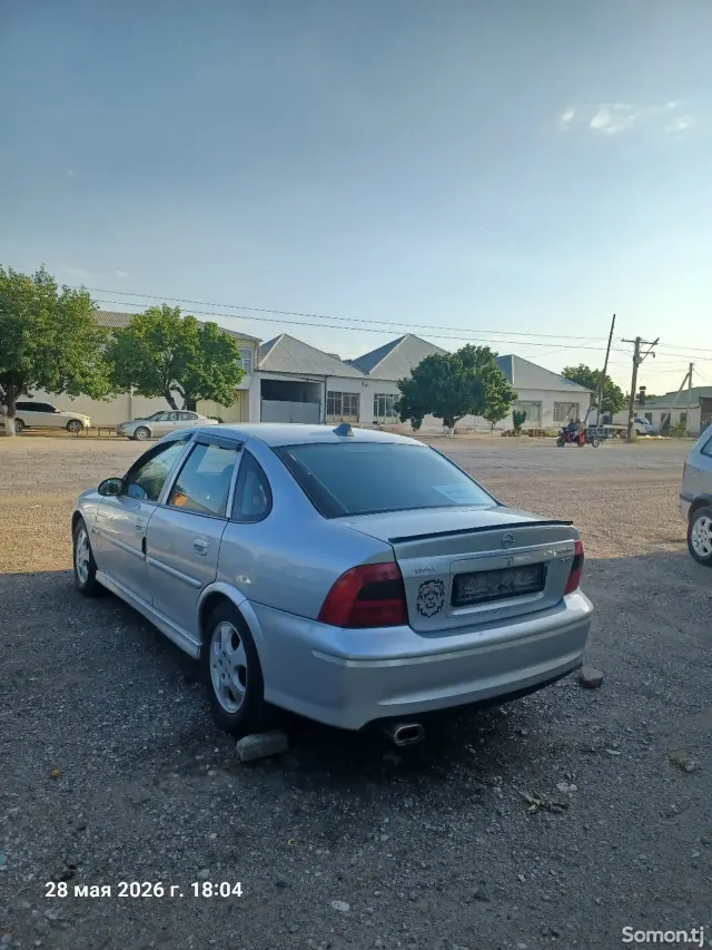 Opel Vectra B 2000 · 1.6 MT