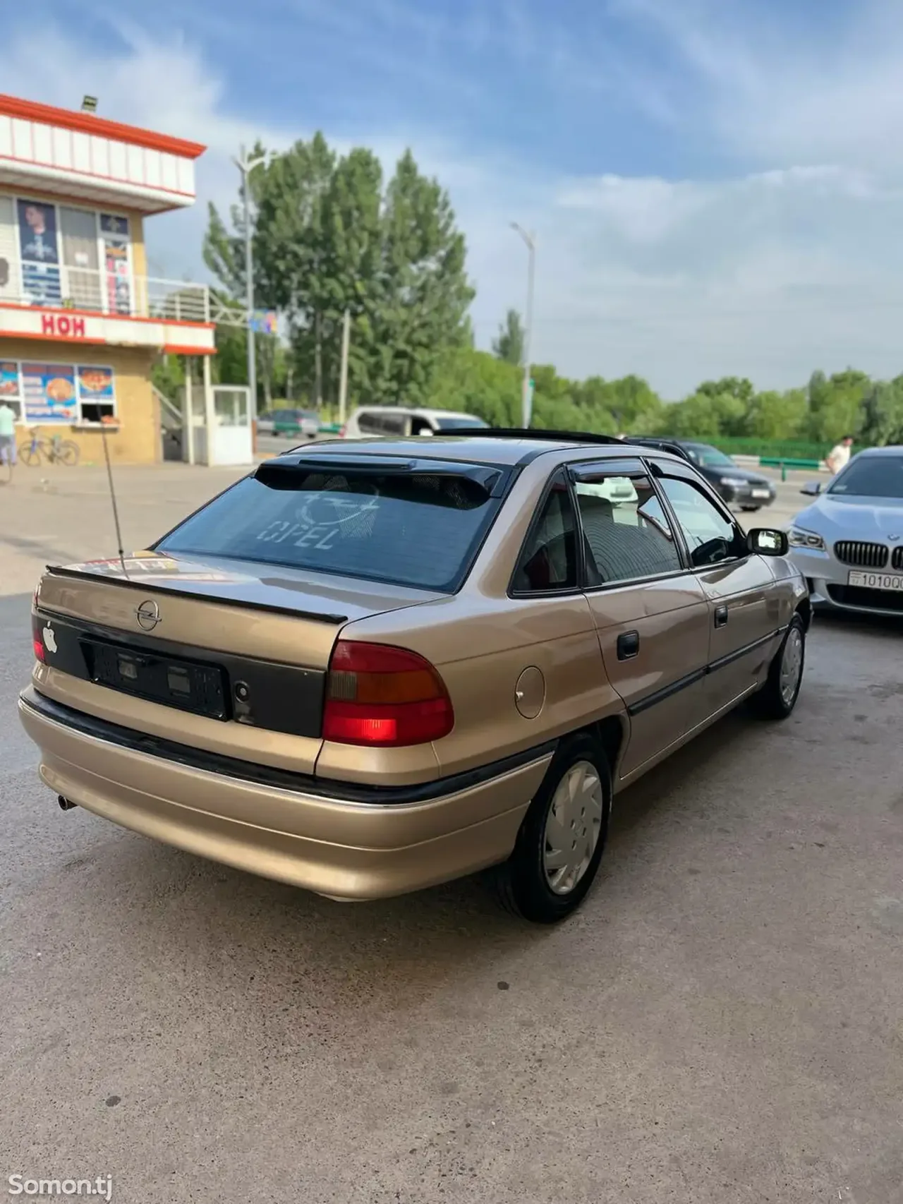 Opel Astra F 1997 · 1.6 MT