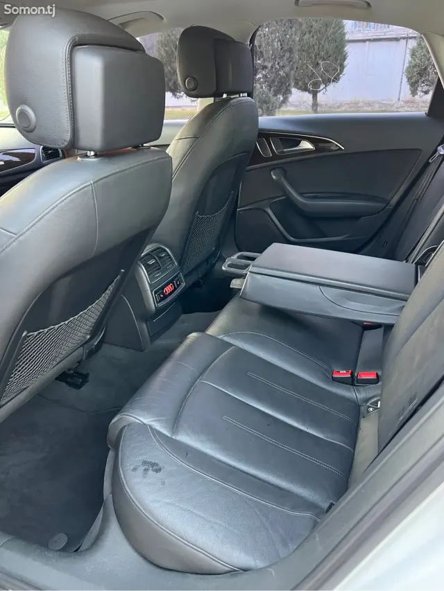 Audi A6 2015 · 3.0 AT