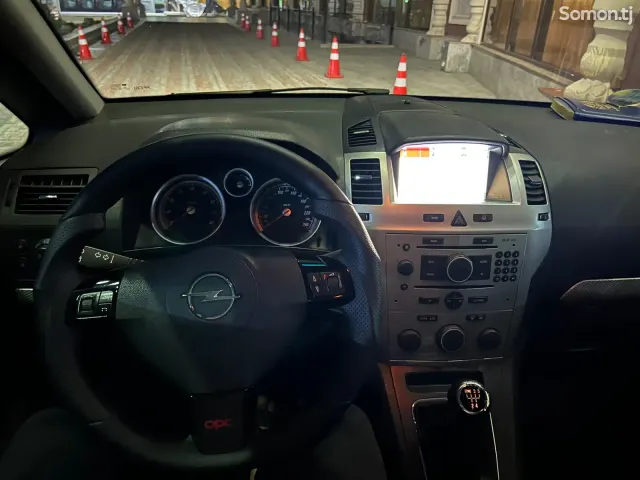 Opel Zafira 2006 · 1.8 MT