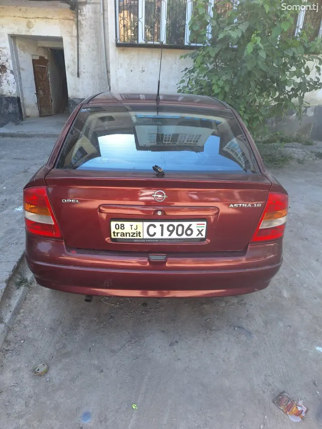Opel Astra G 1998 · 1.6 AT