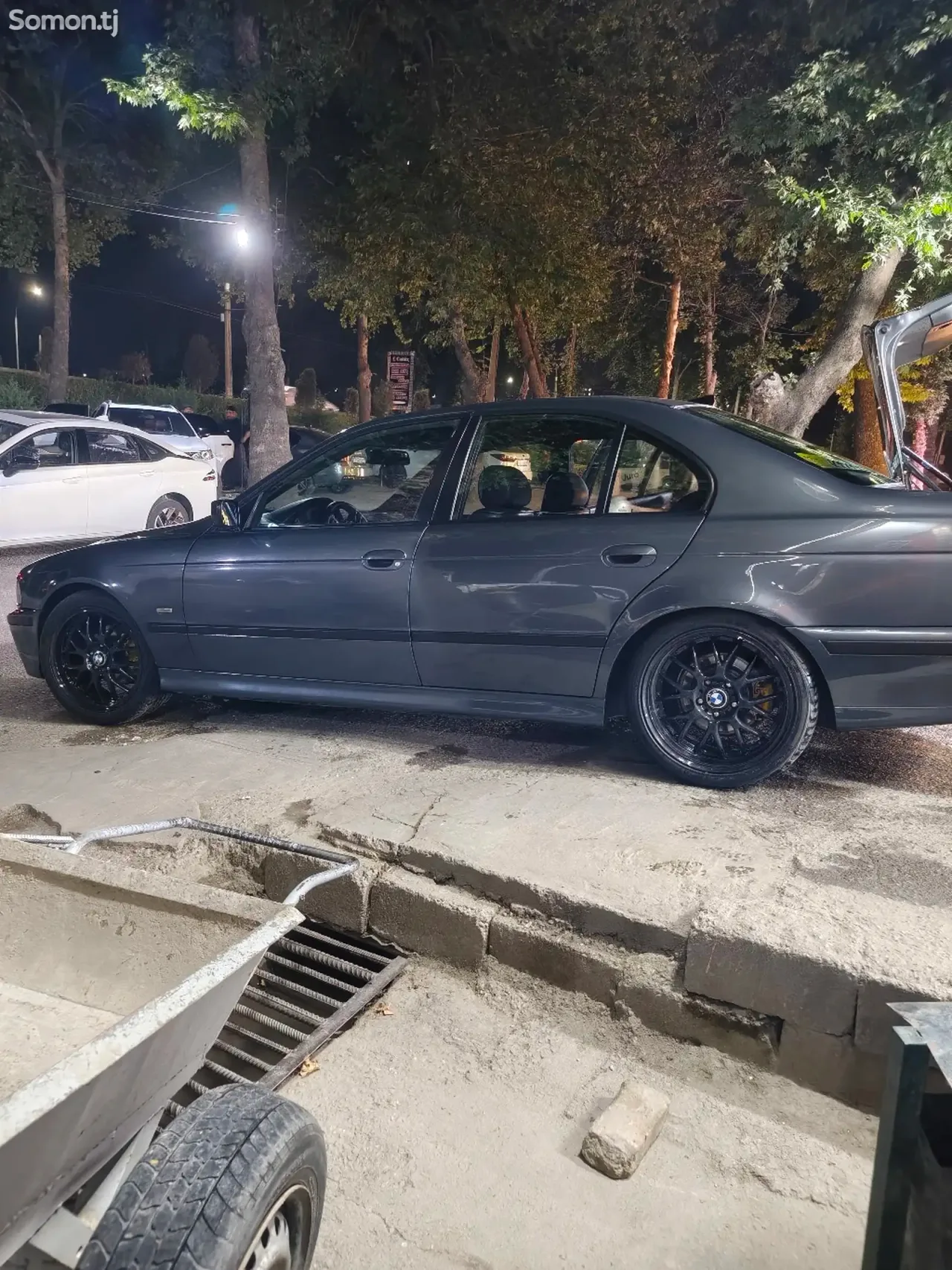 BMW 5 series 1999 · 2.5 CVT