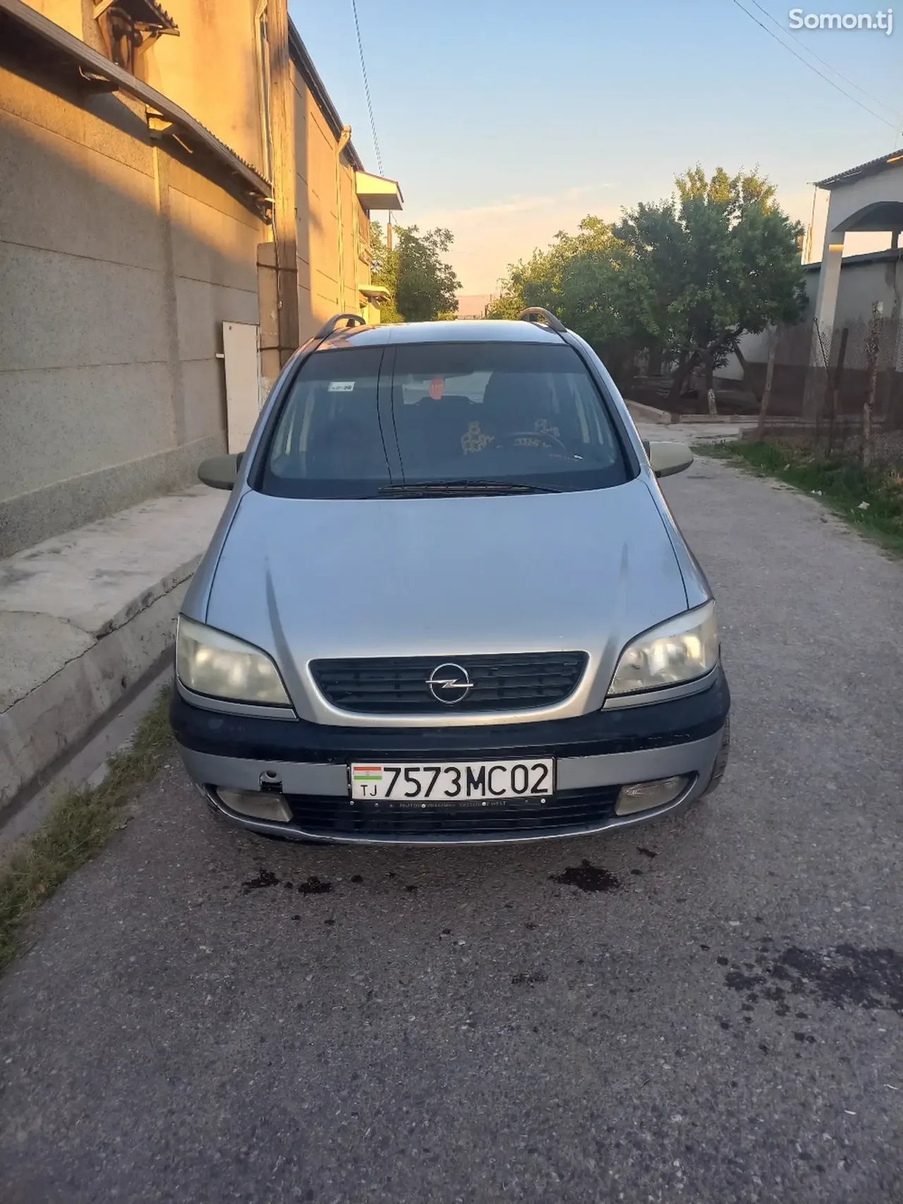 Opel Zafira 1999 · 1.8 MT