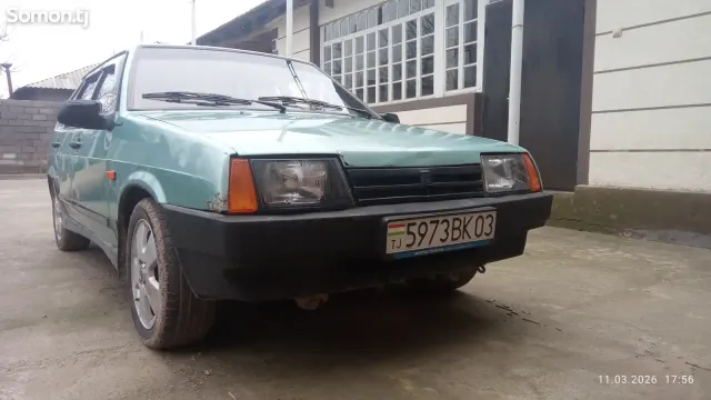 Lada (ВАЗ) 2109 2000 · 1.5 MT