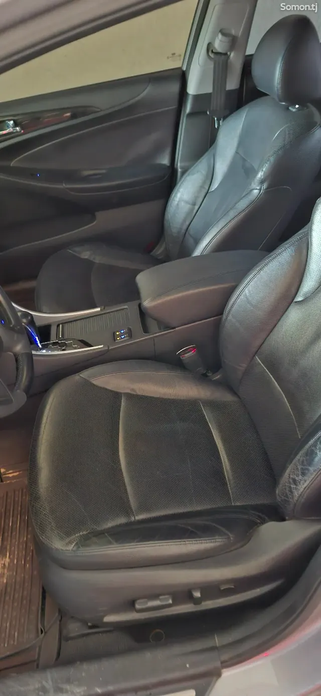 Hyundai Sonata 2010 · 2.0 AT