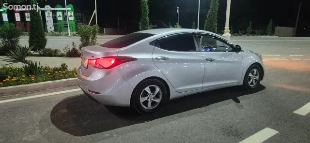 Hyundai Avante 2014 · 1.6 AT
