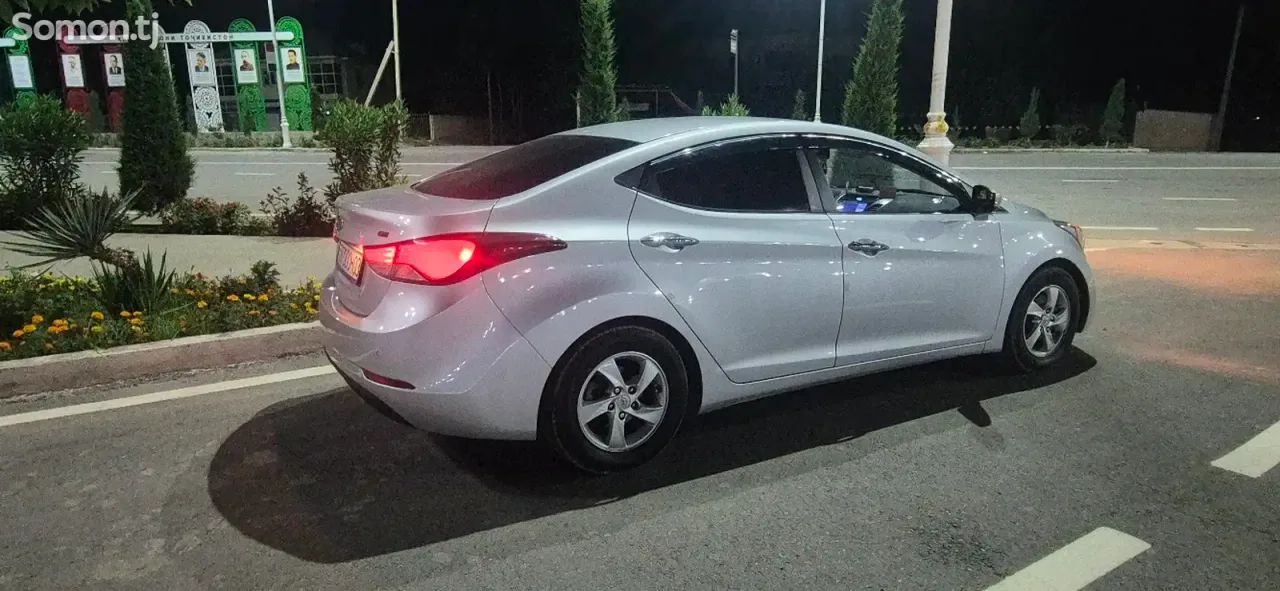Hyundai Avante 2014 · 1.6 AT