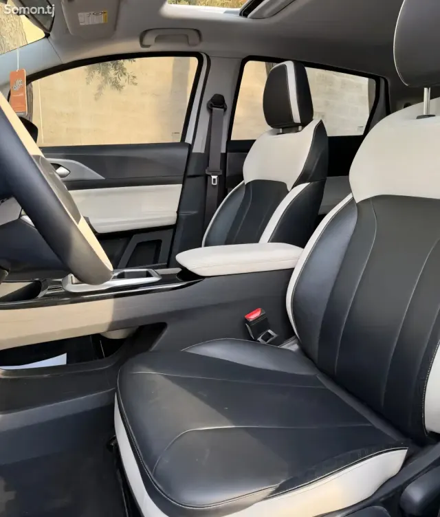 Geely Geometry E 2024 · AT