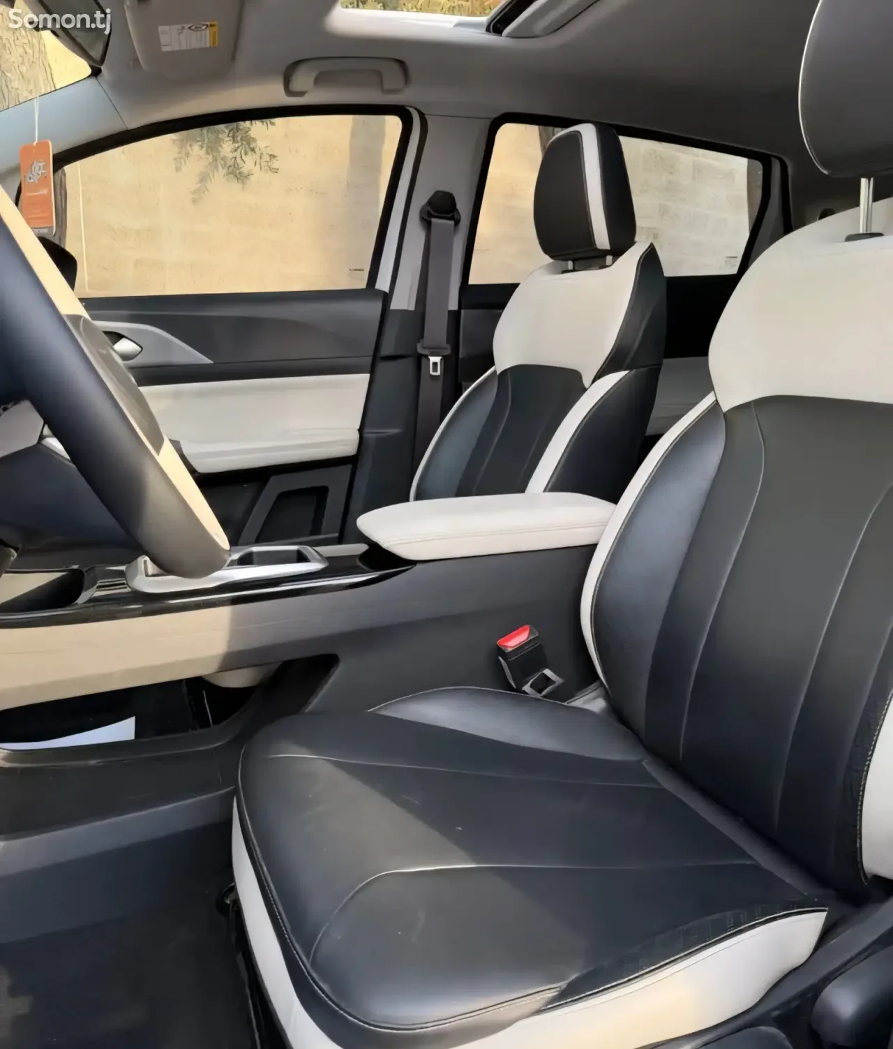 Geely Geometry E 2024 · AT