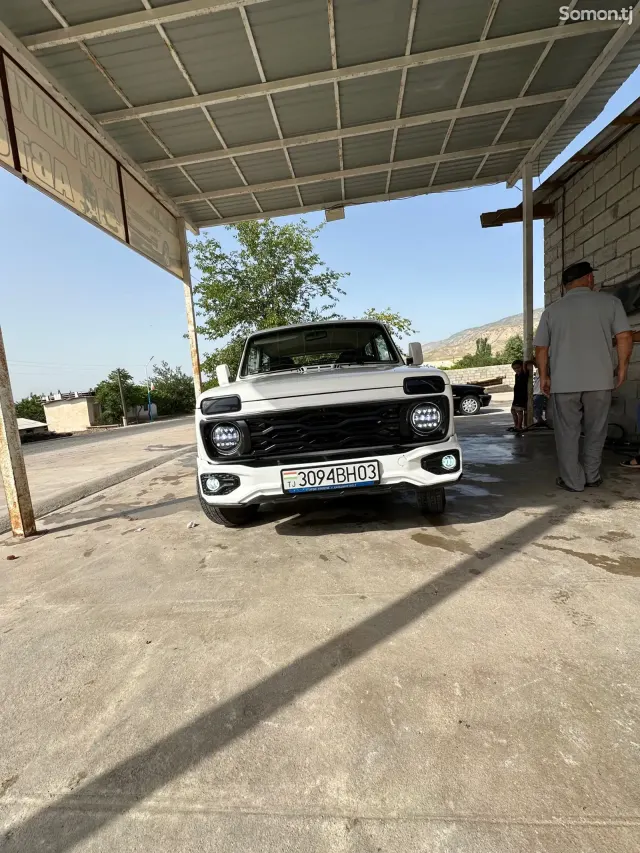 Lada (ВАЗ) Нива 1997 · 1.7 MT