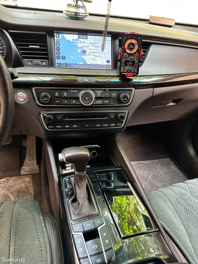 Kia K7 2019 · 2.4 AT