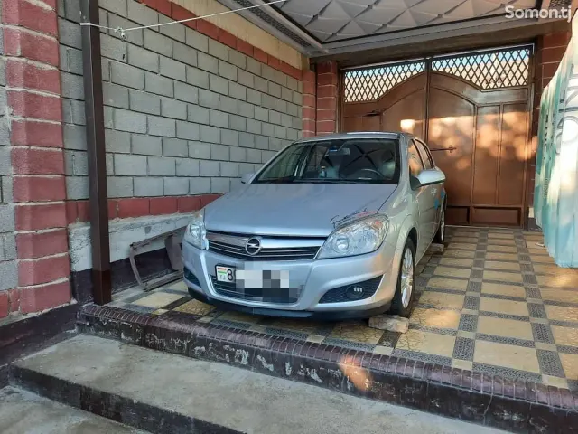 Opel Astra H 2010 · 1.6 MT
