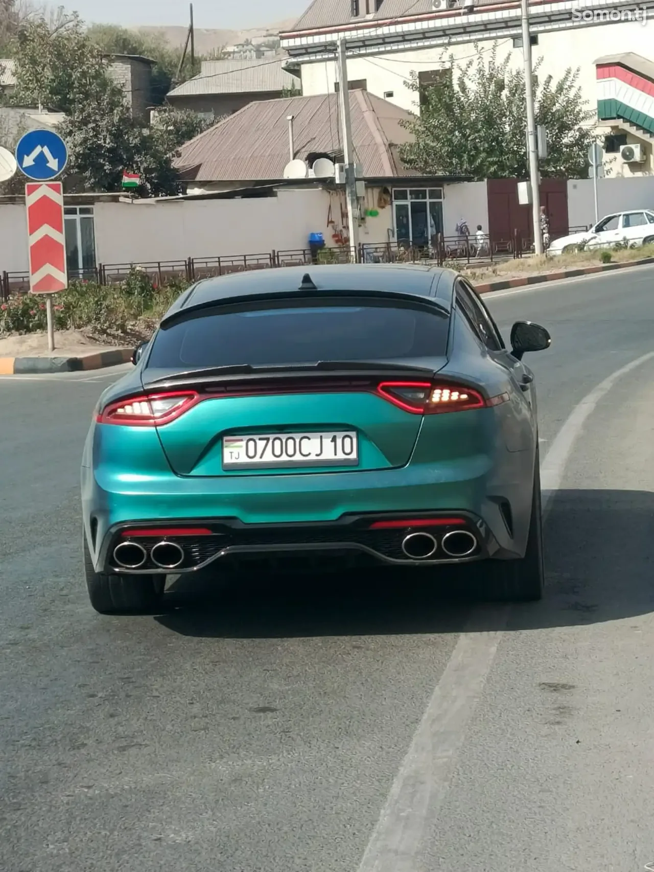 Kia Stinger 2018 · 3.3 AT