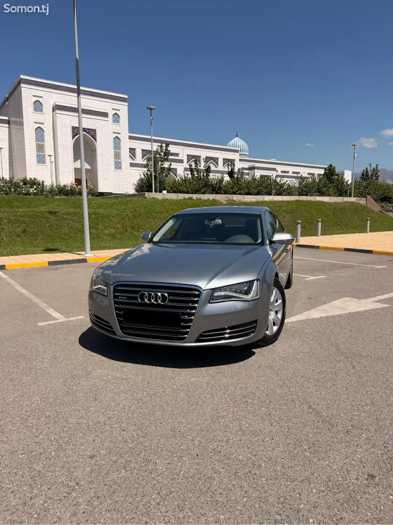 Audi A8 2011 · 4.2 AT