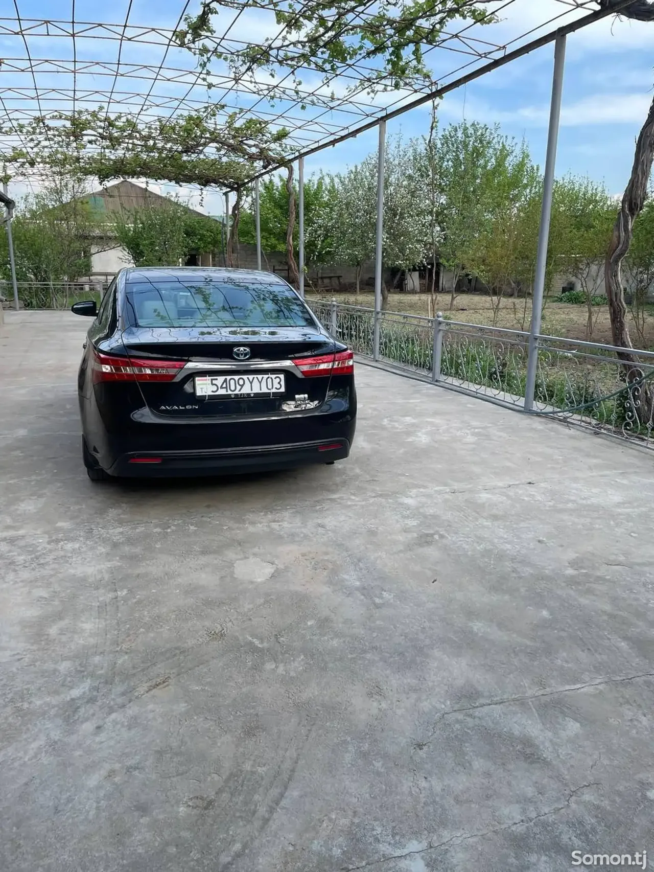 Toyota Avalon 2013 · 2.5 AT