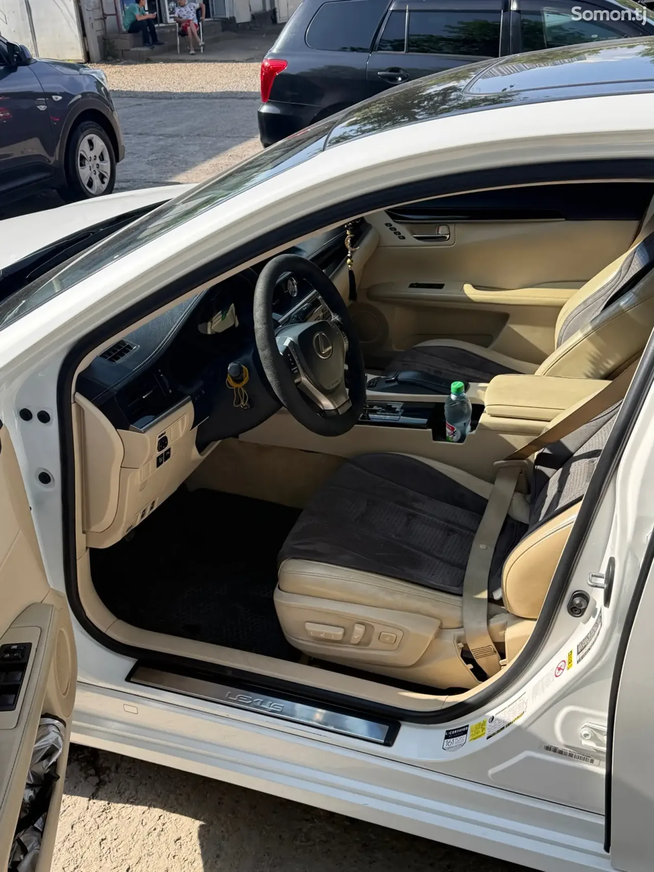 Lexus ES series 2013 · 2.5 AT