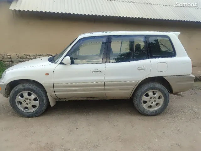 Toyota RAV 4 1998 · 2.0 AT