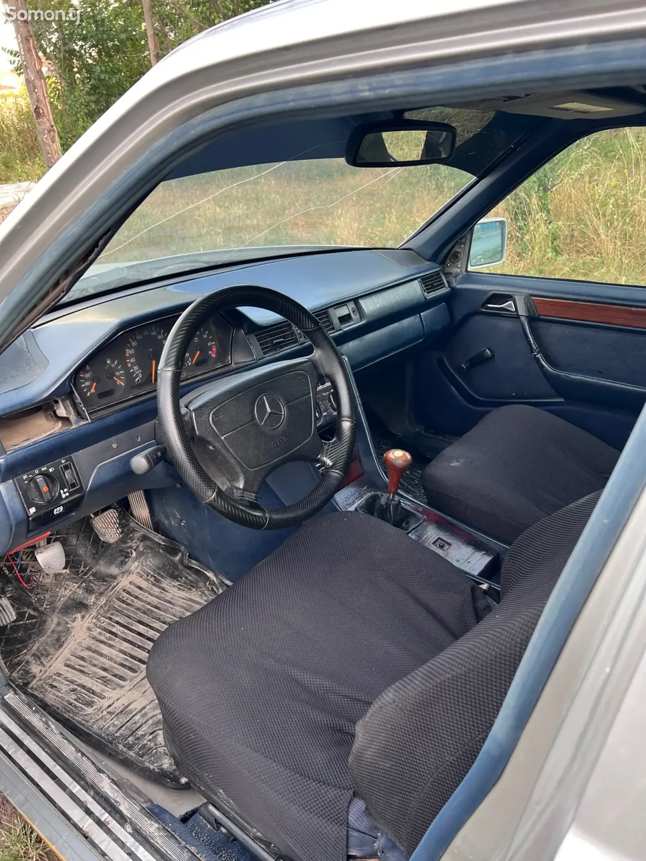 Mercedes-Benz W124 1992 · 2.0 MT