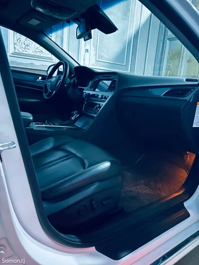 Hyundai Sonata 2015 · 2.0 CVT