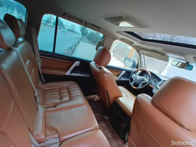 Toyota Land Cruiser 2011 · 4.0 AT