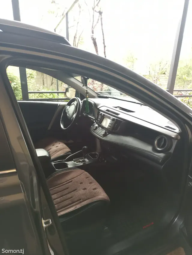 Toyota RAV 4 2017 · 2.5 AT
