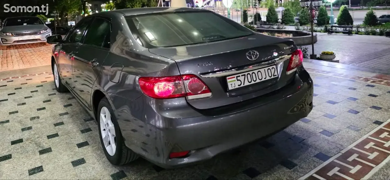 Toyota Camry 2011 · 1.6 MT