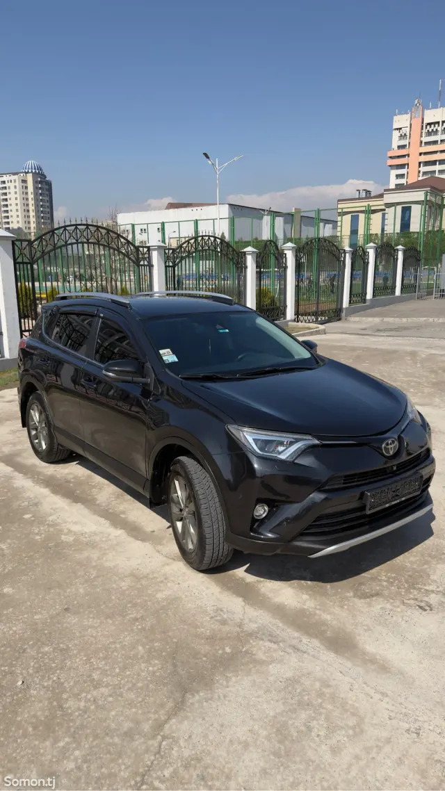 Toyota RAV 4 2018 · 2.5 AT