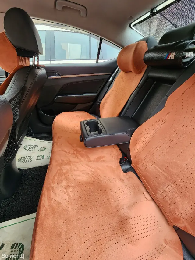 Hyundai Avante 2016 · 1.6 AT