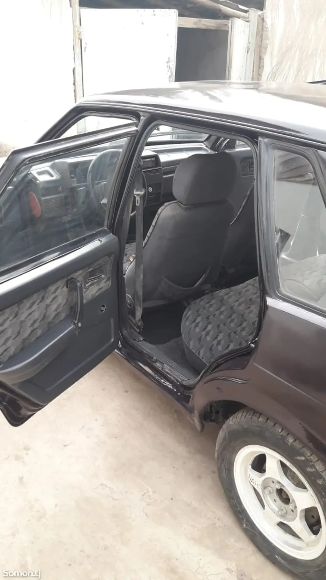 Lada (ВАЗ) 21099 2000 · 1.6 MT