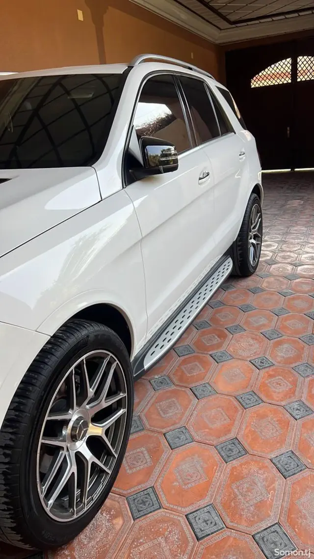 Mercedes-Benz GLE class 2016 · 3.5 AT