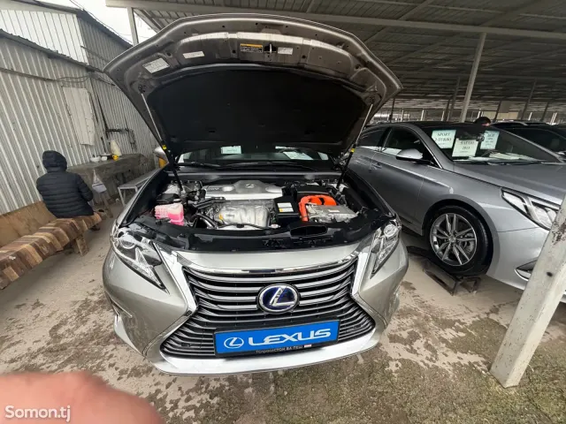 Lexus ES series 2017 · 2.5 AT