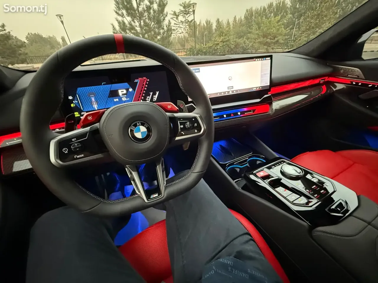 BMW M5 2025 · 4.4 AT