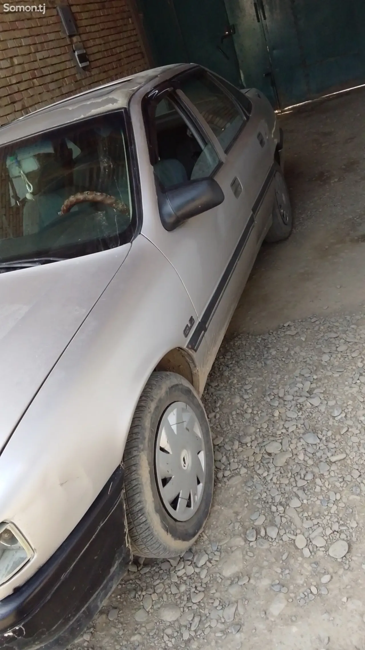 Opel Vectra A 1992 · 1.6 MT
