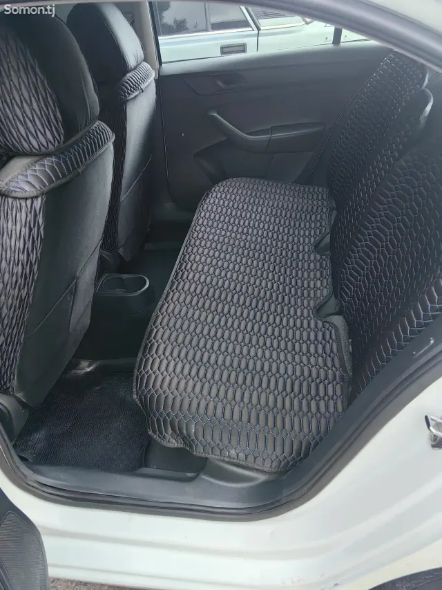 Skoda Rapid 2017 · 1.6 AT
