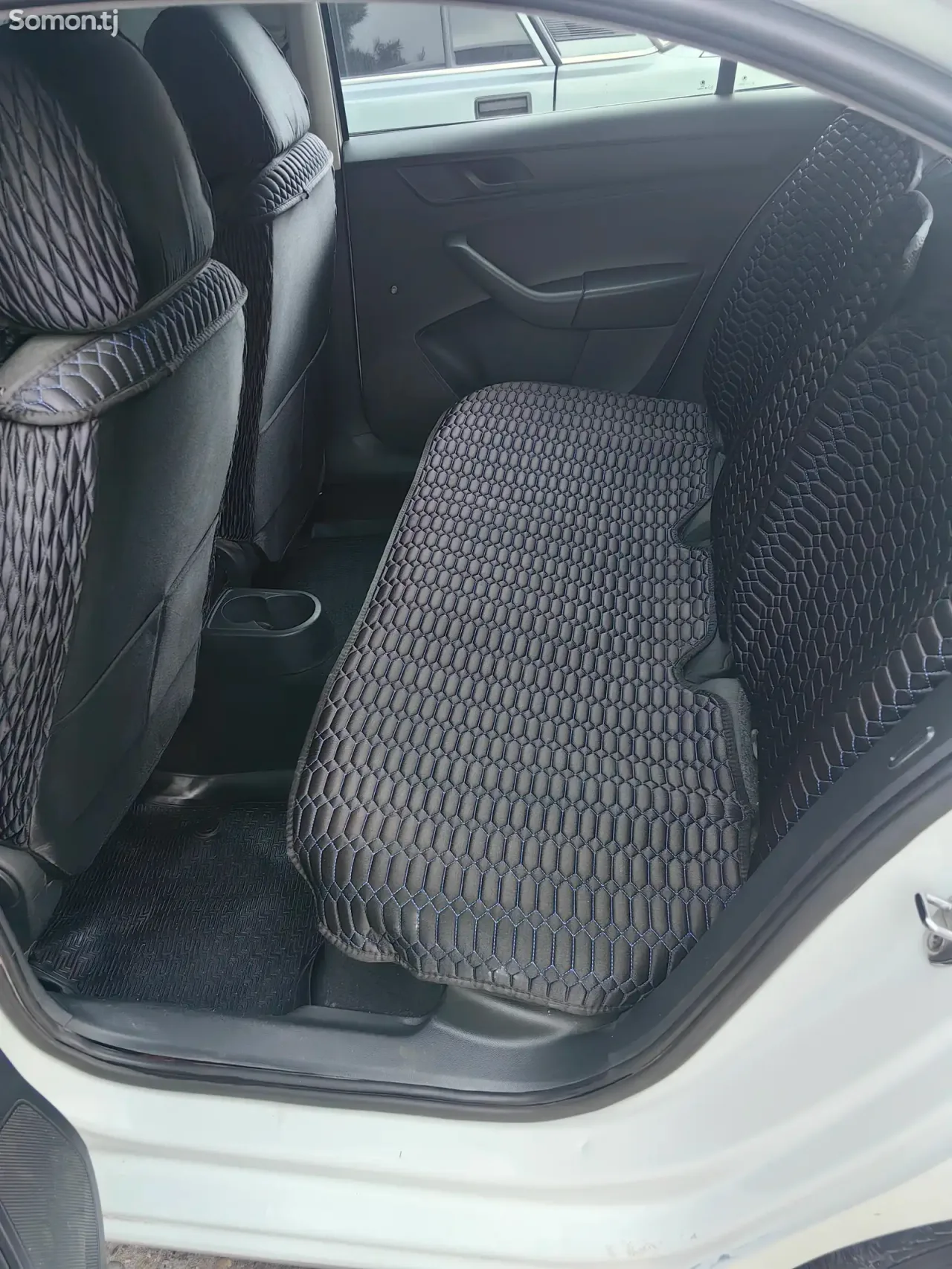 Skoda Rapid 2017 · 1.6 AT