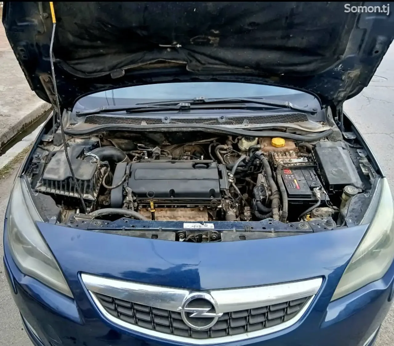 Opel Astra J 2010 · 1.6 AT