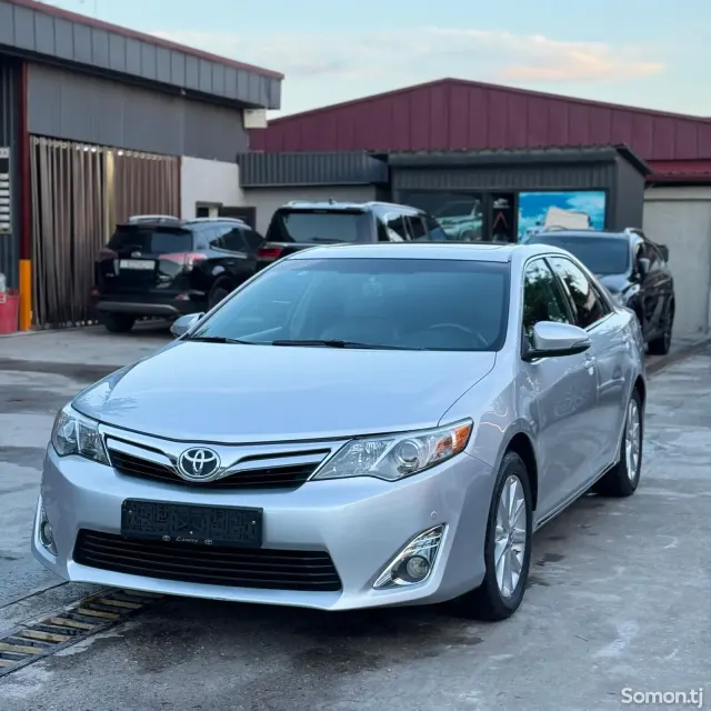 Toyota Camry 2013 · 2.5 AT