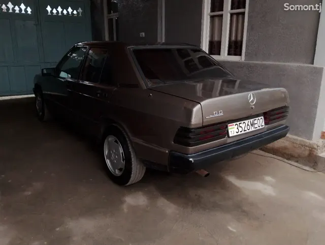 Mercedes-Benz W201 1989 · 1.8 MT