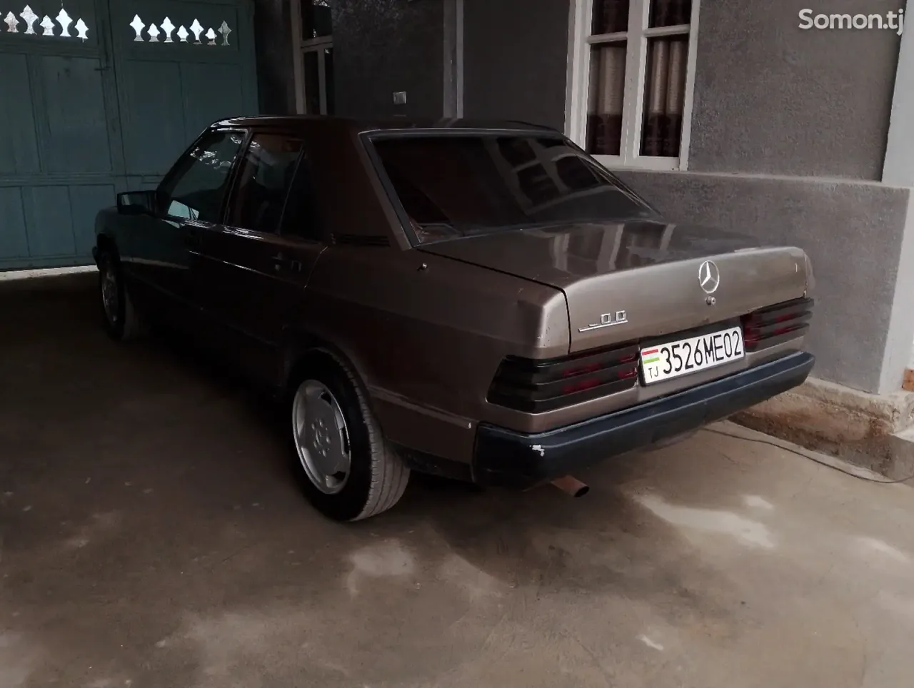 Mercedes-Benz W201 1989 · 1.8 MT