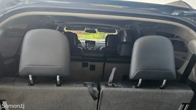 Toyota Land Cruiser Prado 2011 · 3.0 AT