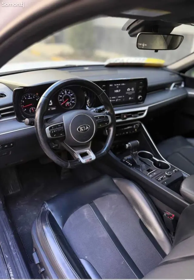 Kia K5 2021 · 1.6 AT