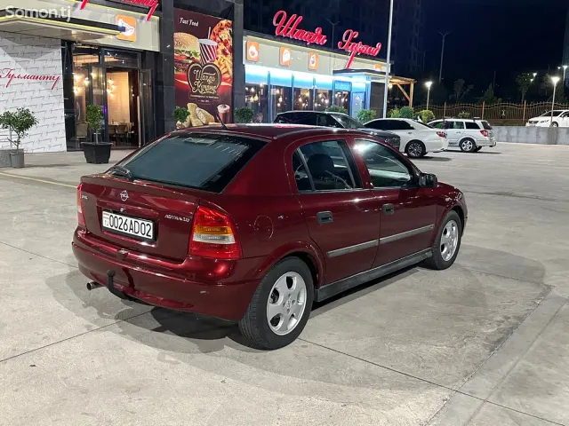 Opel Astra G 1999 · 1.8 MT